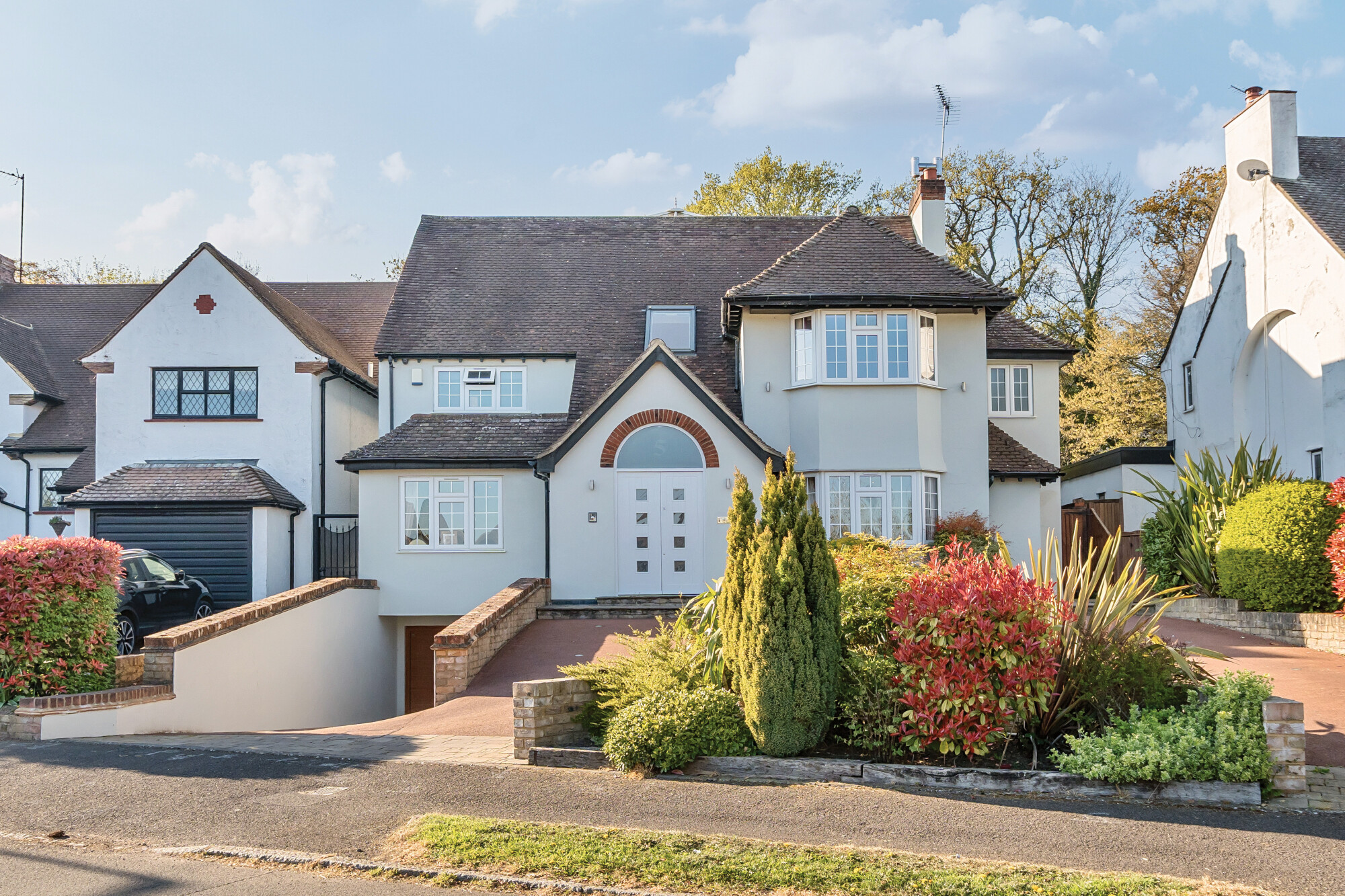 6 bedroom detached house for sale 0