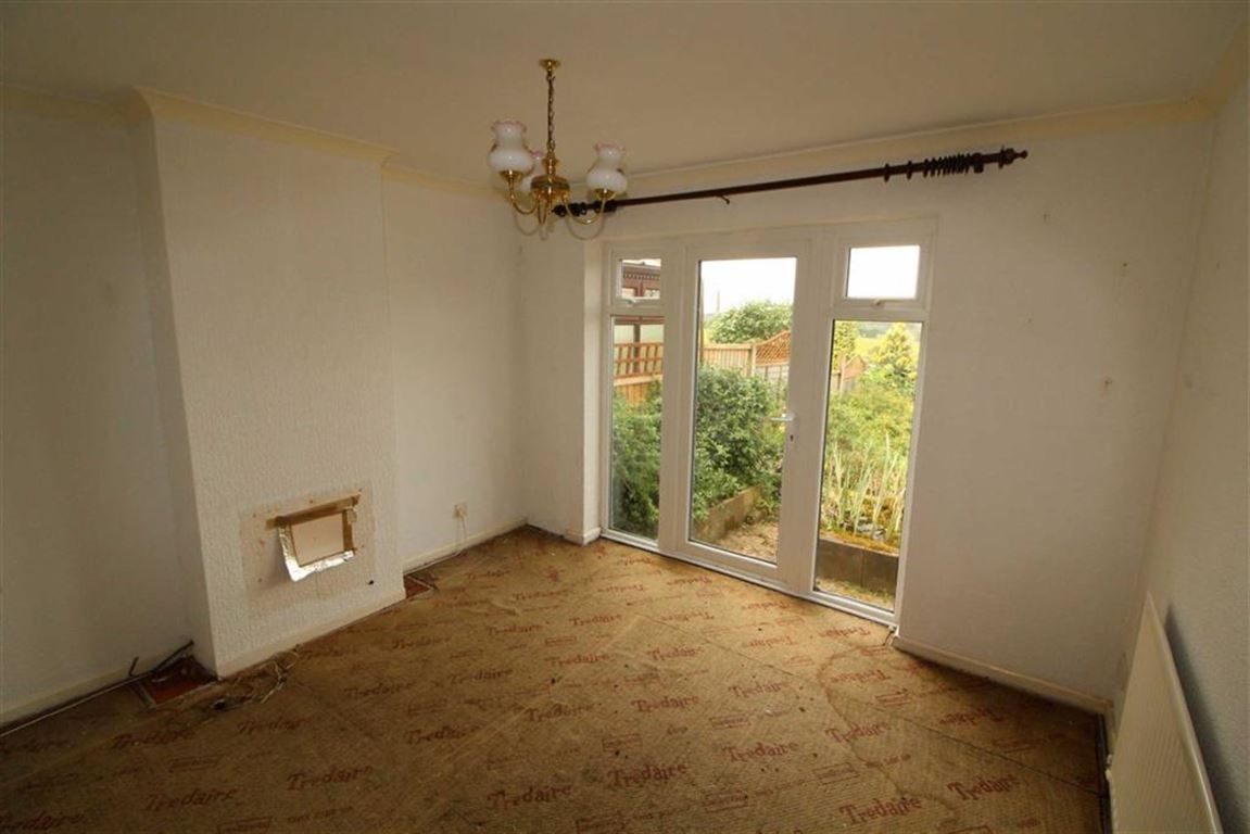 Free property report 18 Raglan Close, Sedgley, DY3 3NH Chimnie