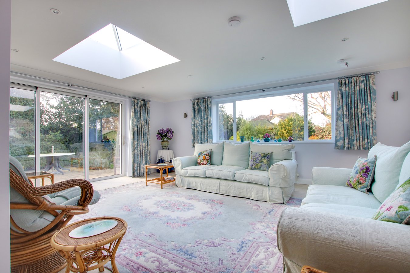 5 bedroom detached house for sale 0