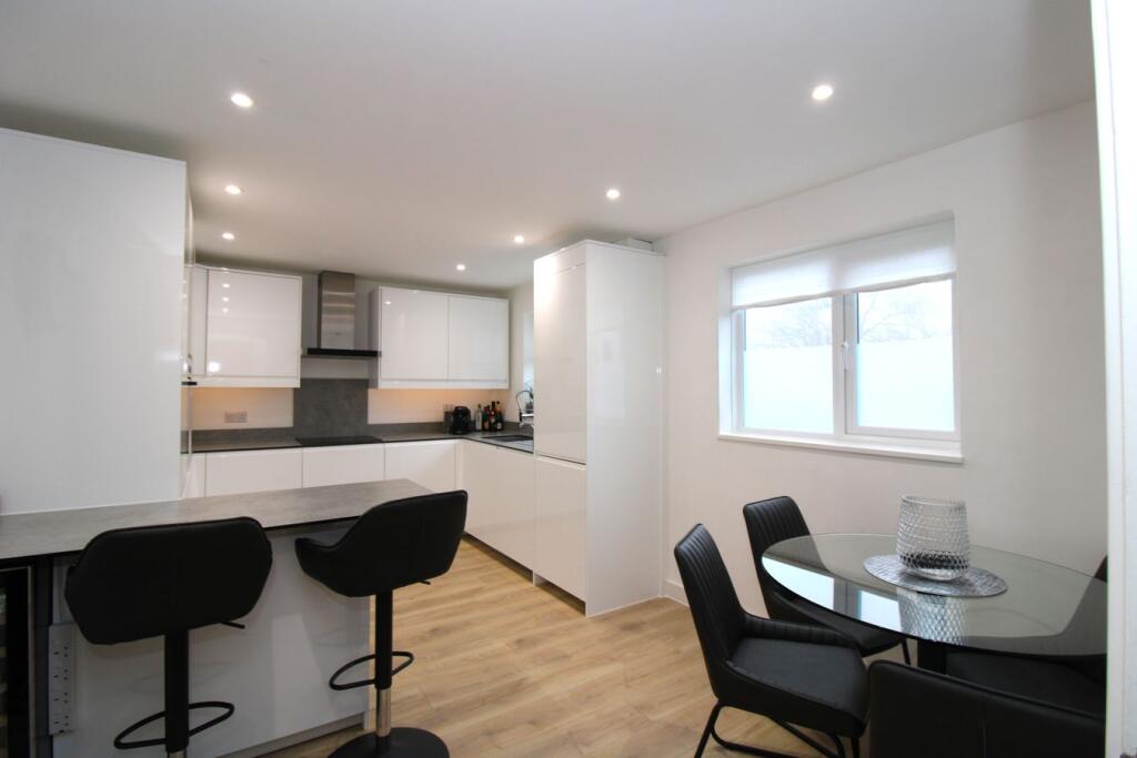 36, Balmoral Close, Stevenage photo 4