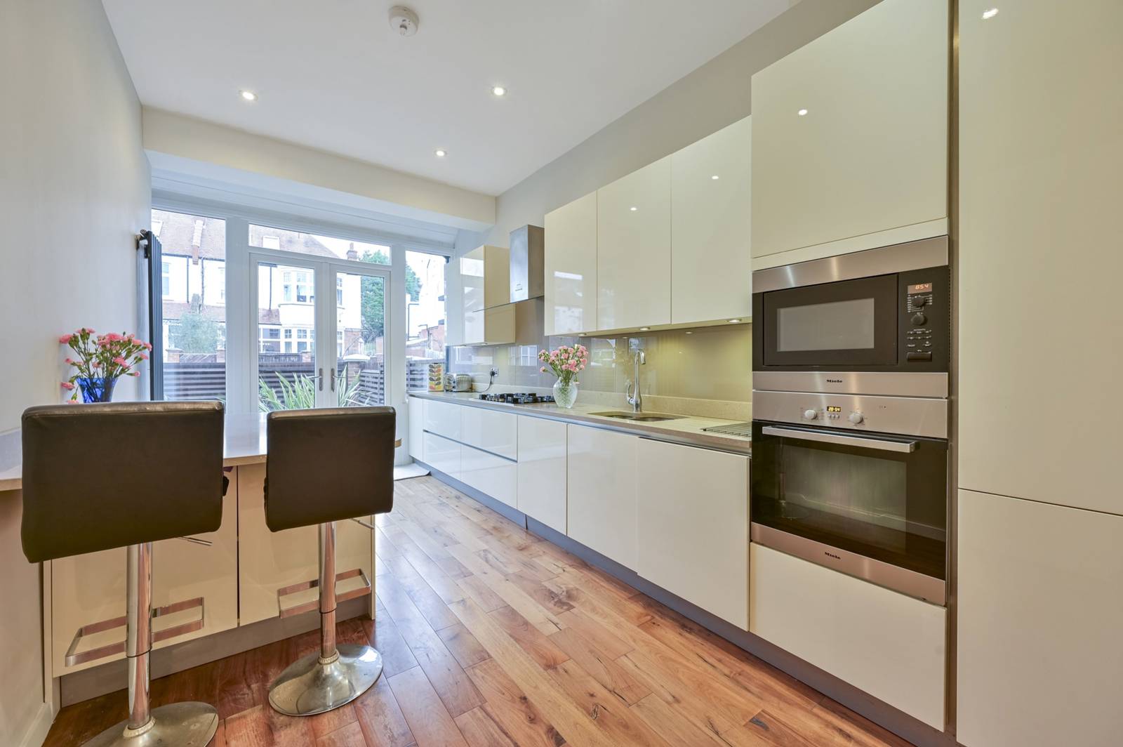 4 bedroom property for sale 0