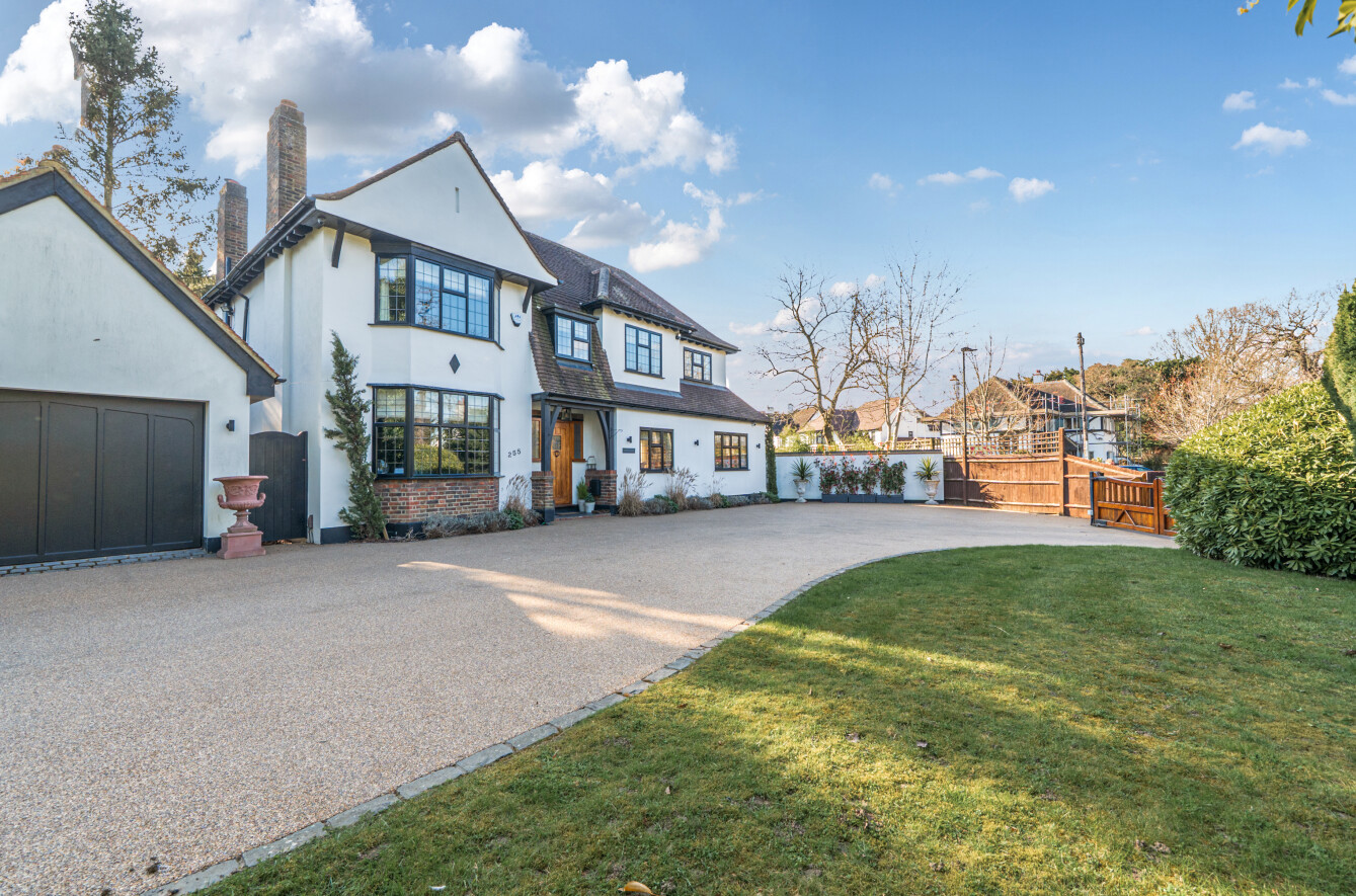 5 bedroom maisonette for sale