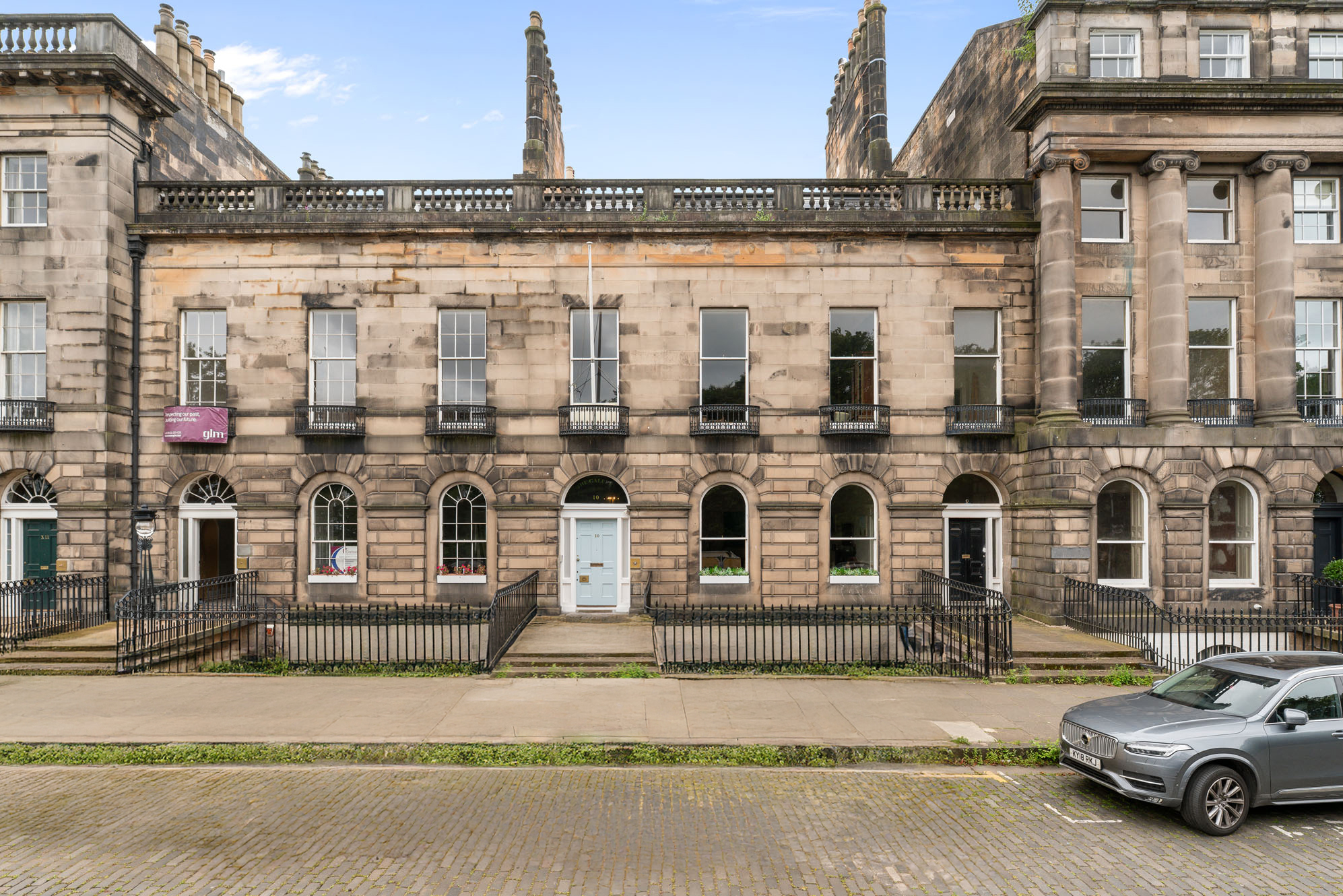 5 bedroom detached house for sale in Leatherhead