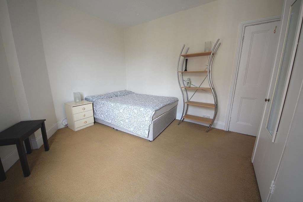 Flat 12, Chapter Street, London photo 4