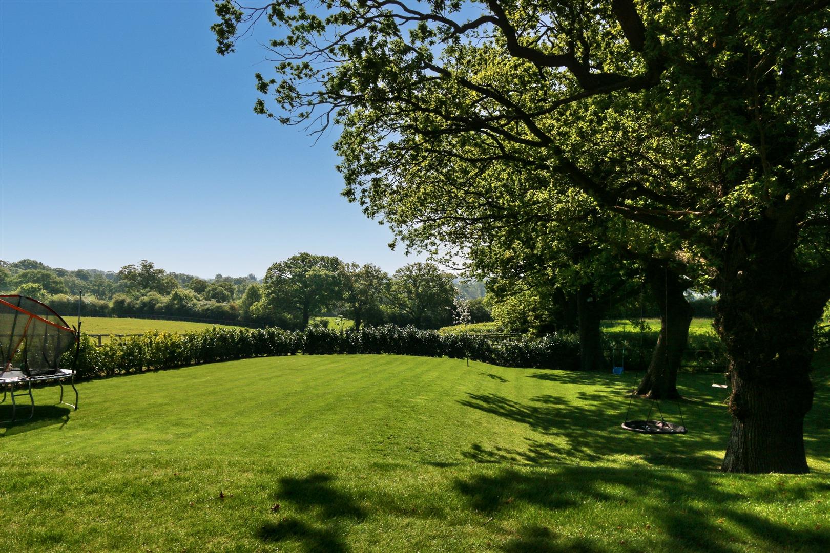 5 bedroom detached house for sale 0