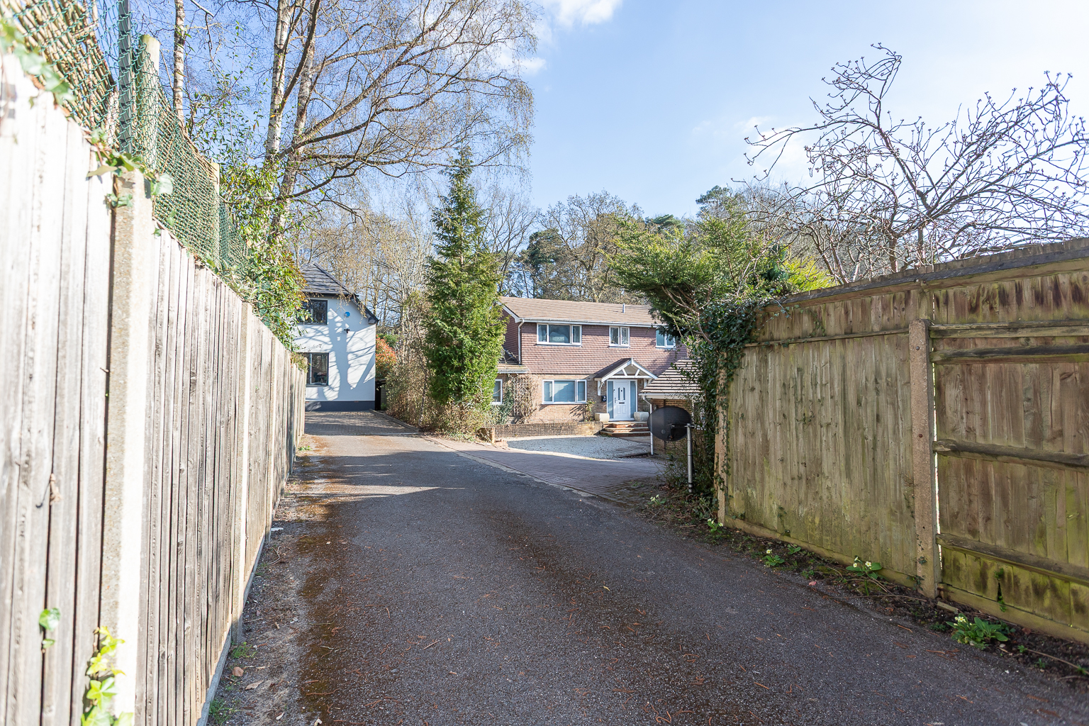 5 bedroom detached house for sale 0