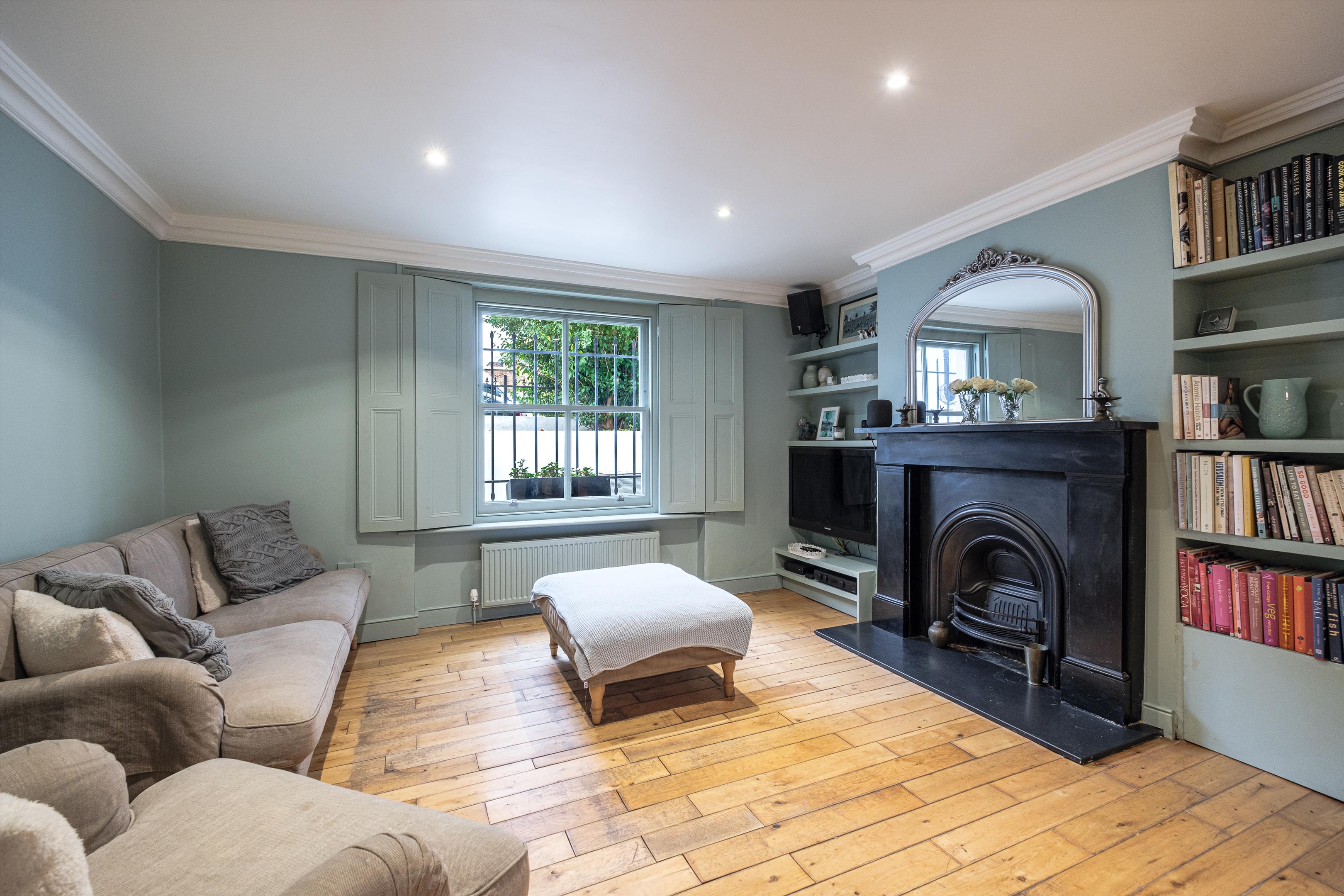 4 bedroom semi-detached house for sale 0