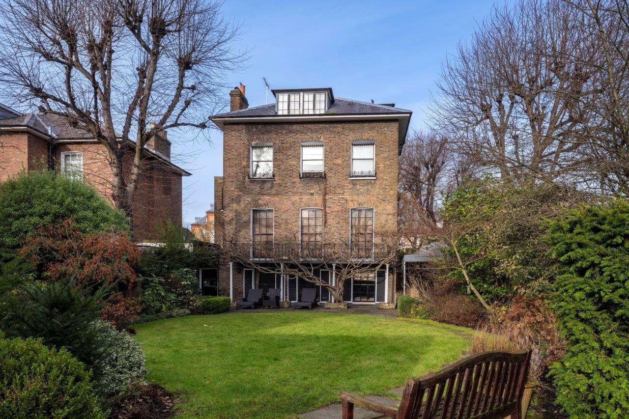 4 bedroom detached house for sale 0