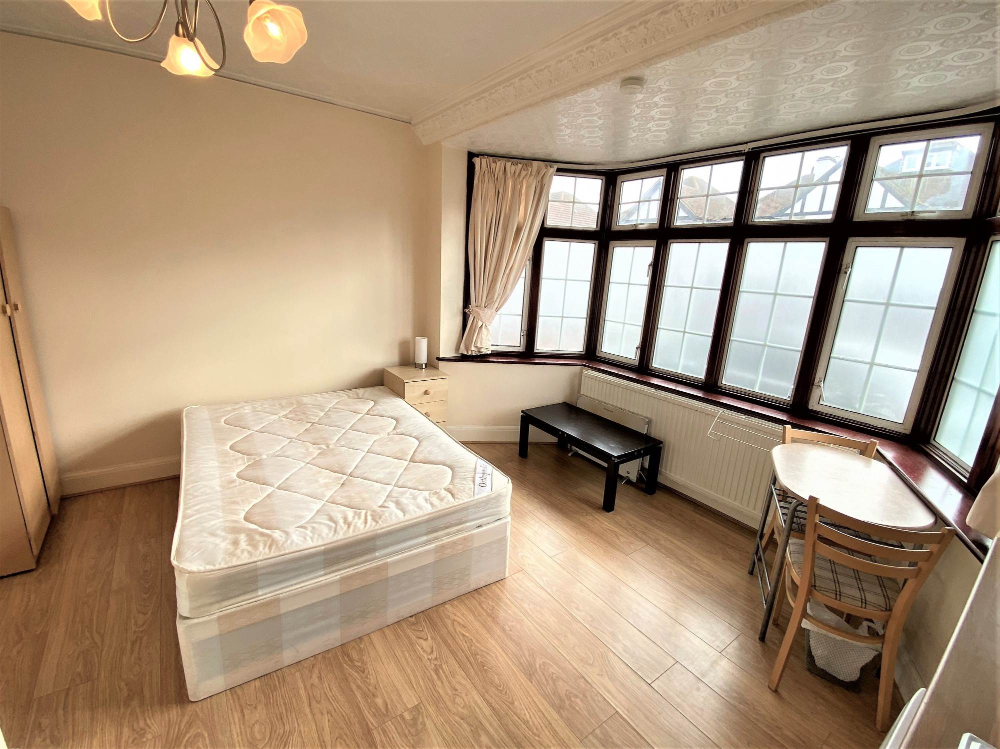 4, Midholm , Wembley photo 5