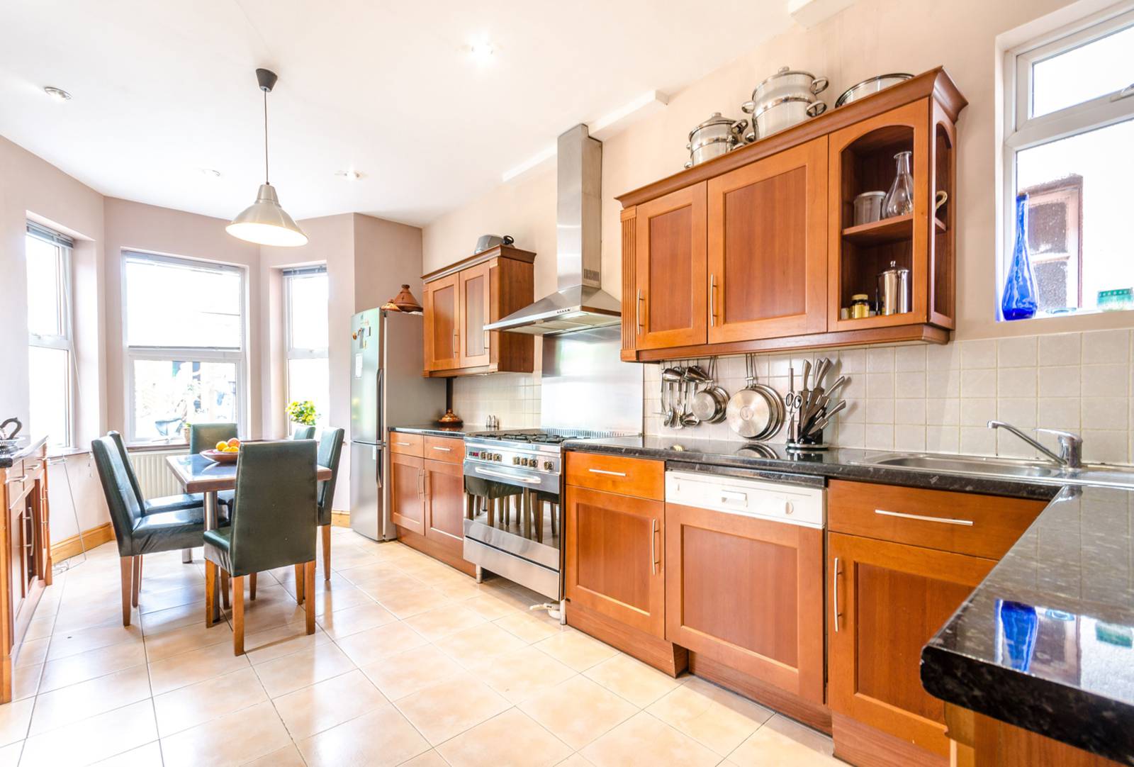 6 bedroom semi-detached house for sale 0