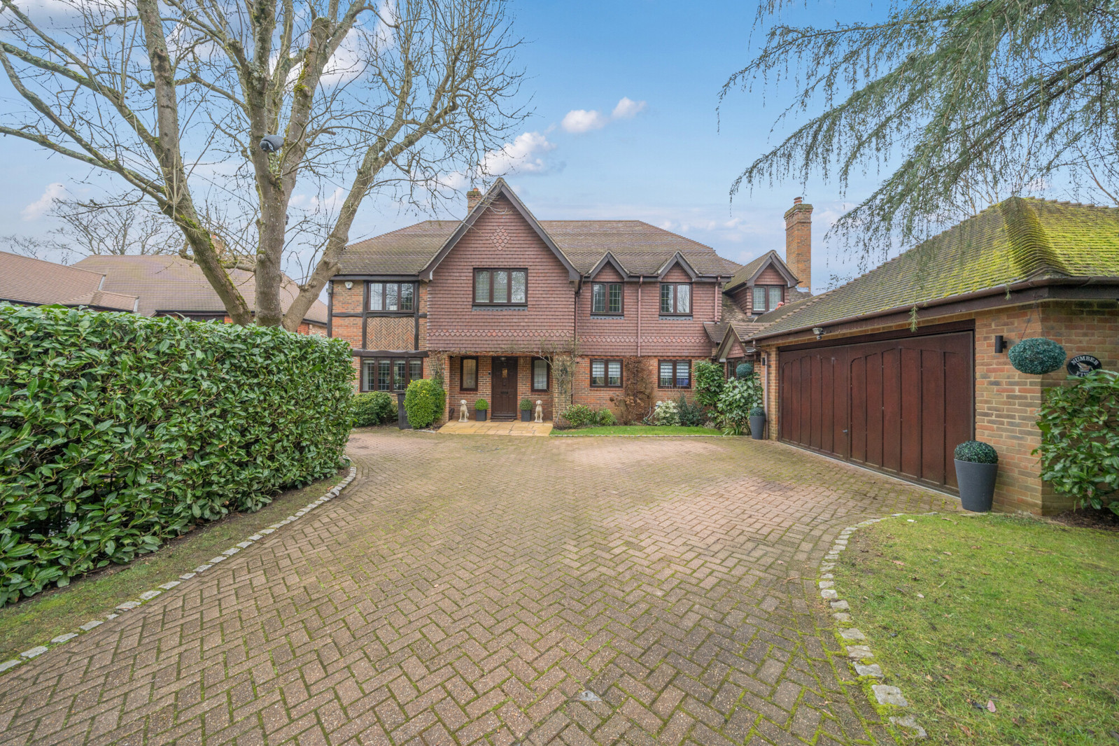 5 bedroom detached house for sale 0