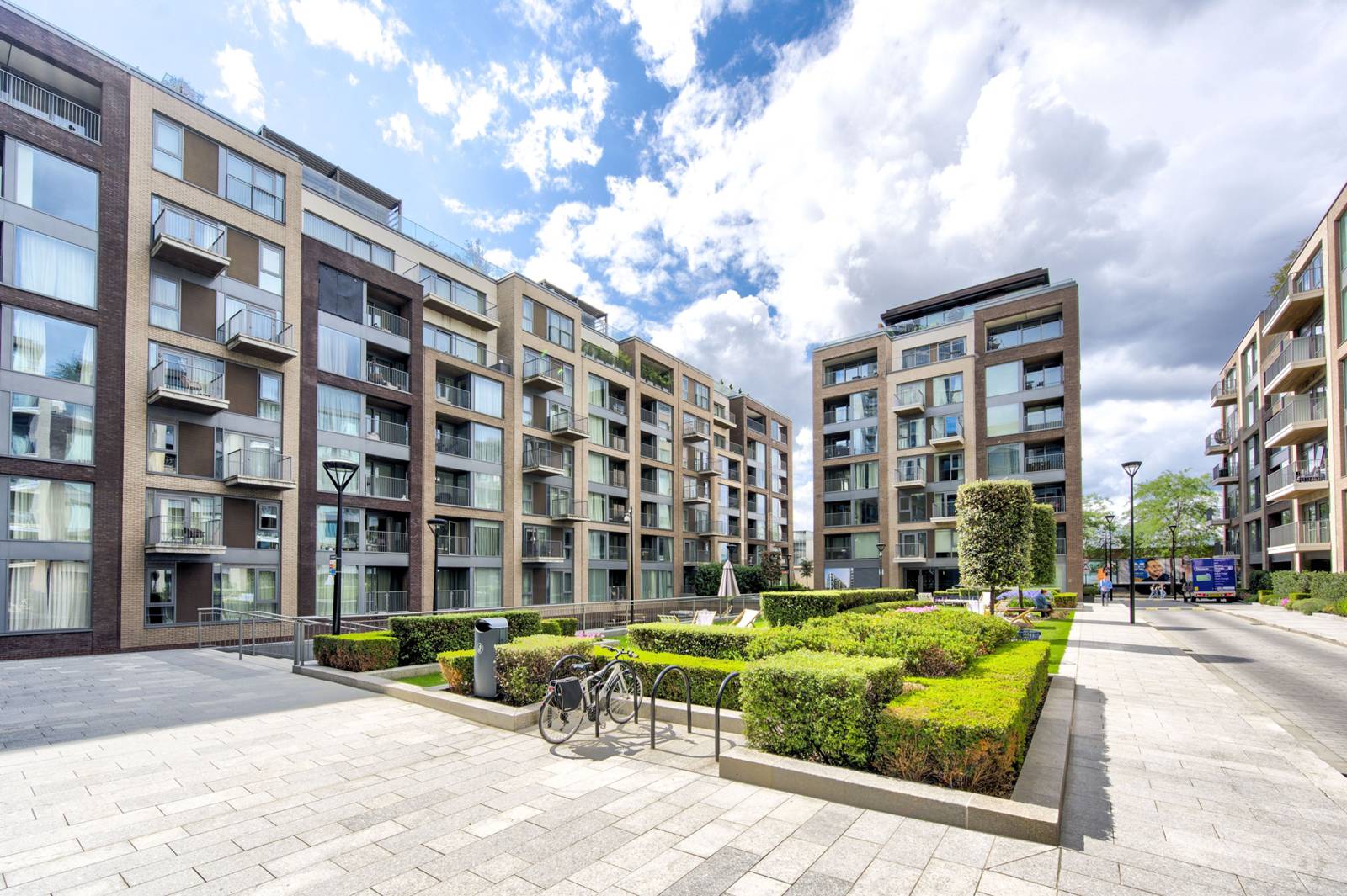 3 bedroom flat for sale 0