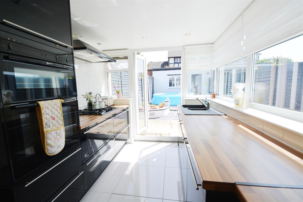 Photos of Willowbank Avenue, Blackpool FY4 54985543 Zoopla