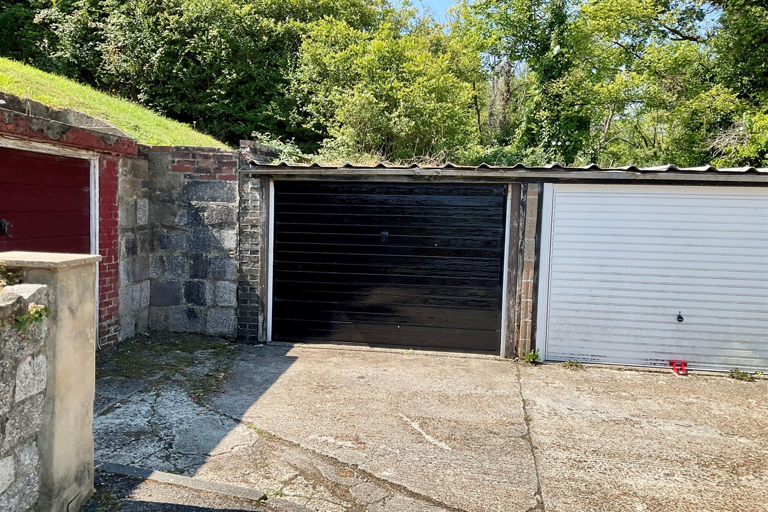 Garage 5, Mount Road, Dover photo 3