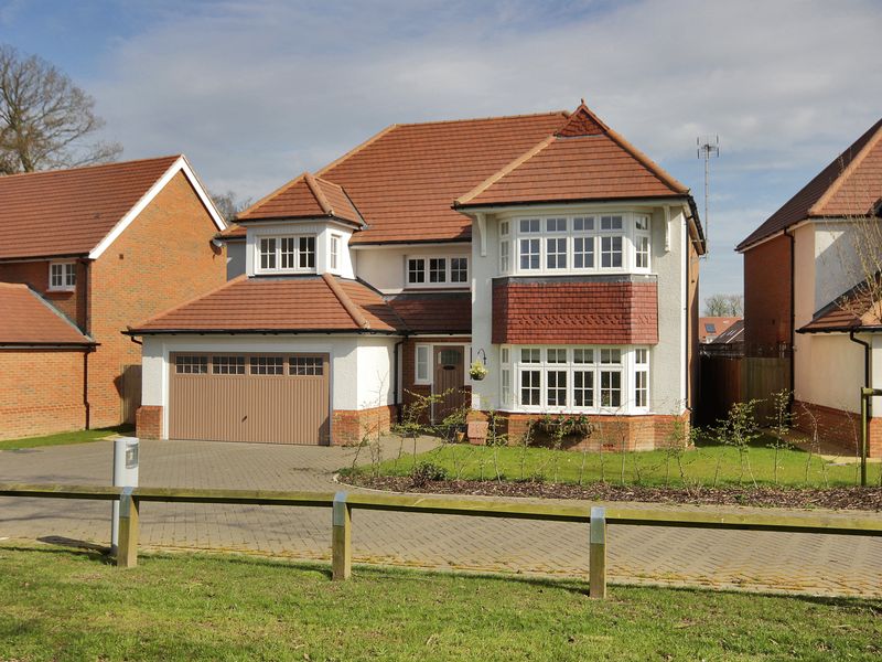 Free property report 34 The Furrows, Crawley Down, RH10 4ZT Chimnie