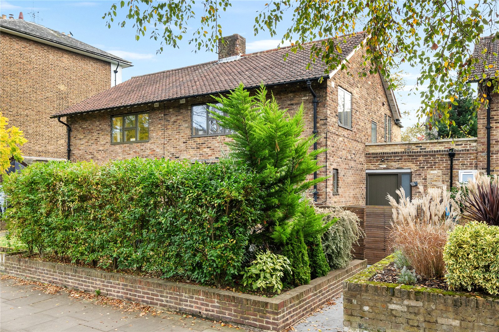 4 bedroom semi-detached house for sale 0