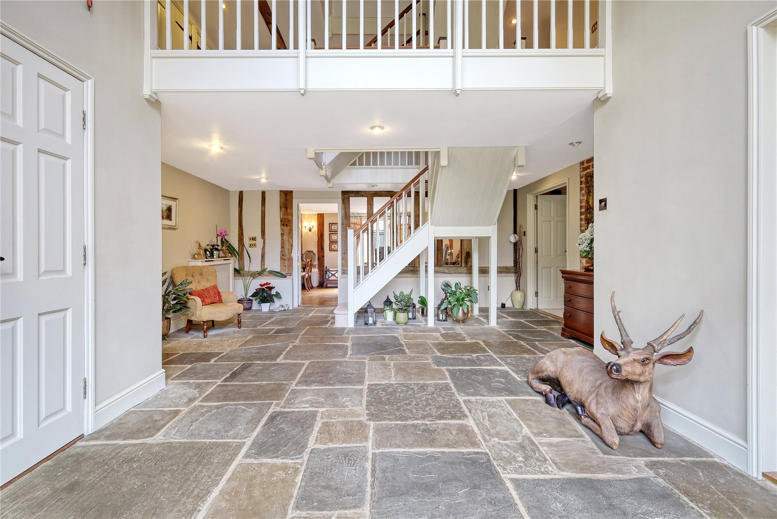 6 bedroom detached house for sale 0