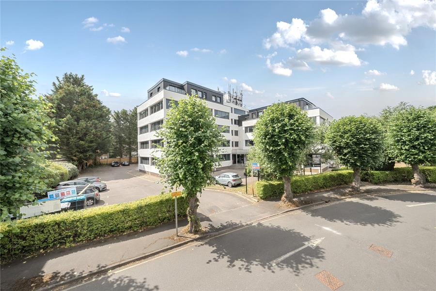 26 Rosemount House, Rosemount Avenue, West Byfleet photo 5