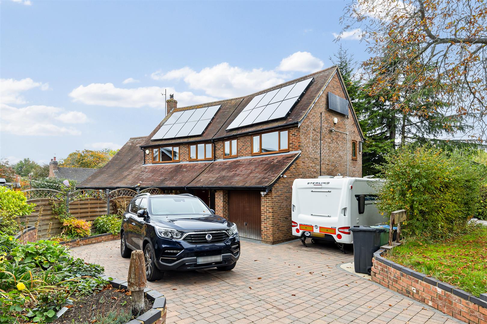 4-bed detached on 19, Lissel Road, Milton Keynes, £600,000