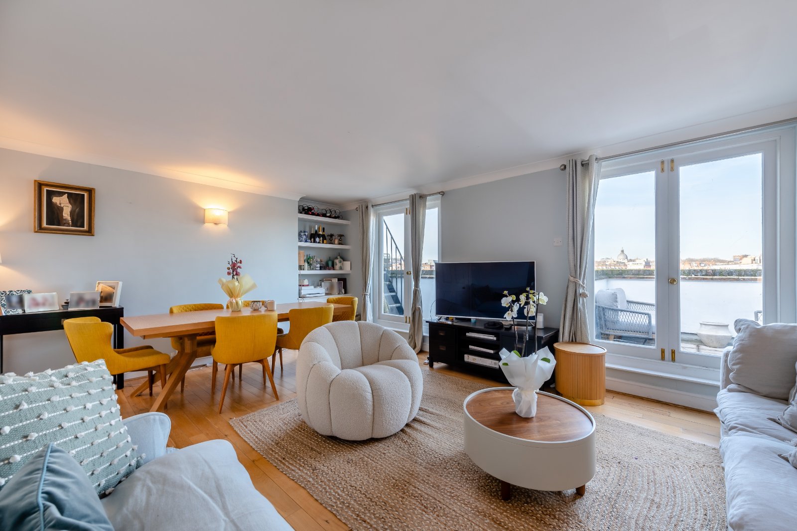 3 bedroom flat for sale 0