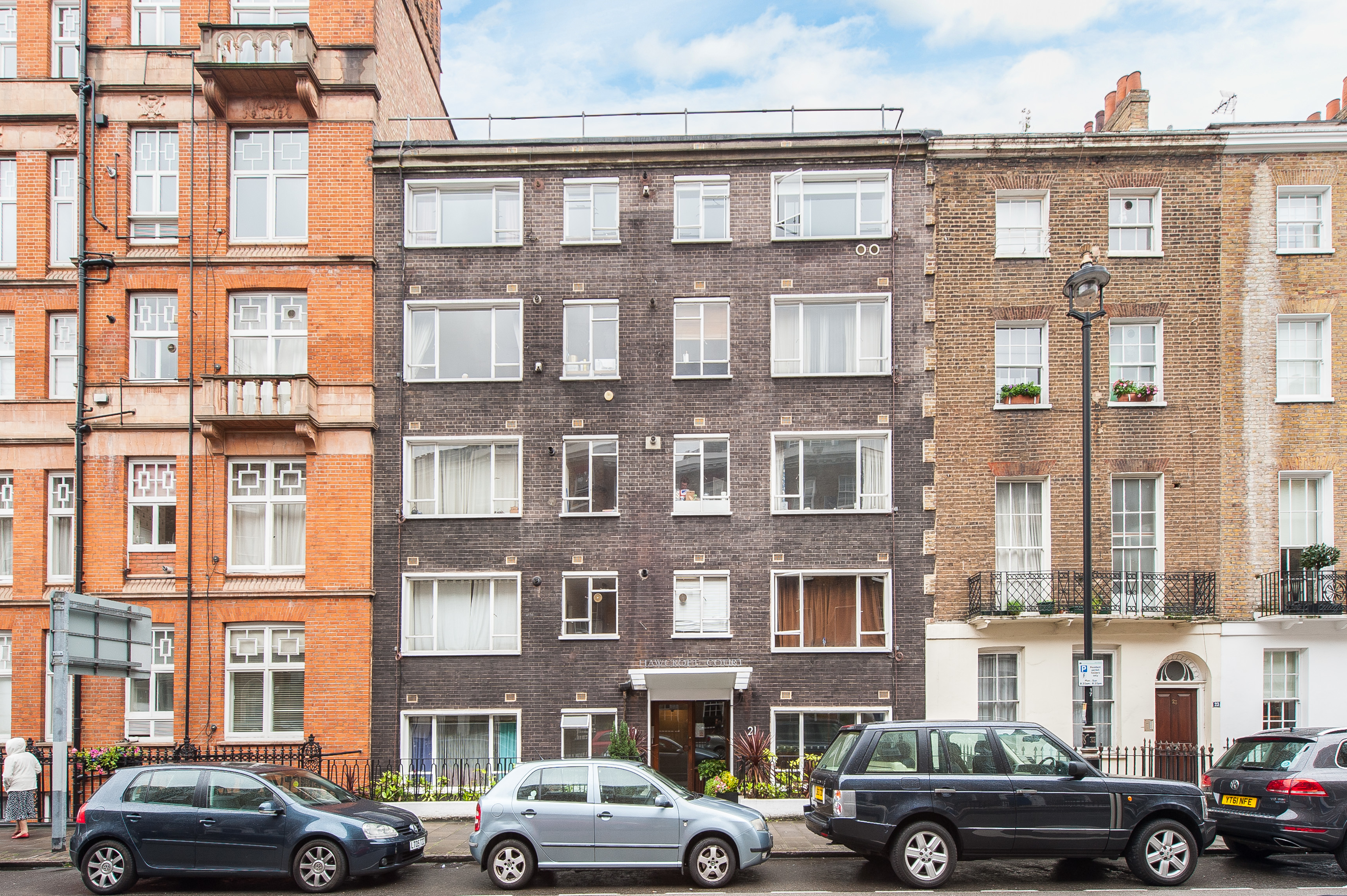 Flat 2,, Hawcroft Court, London photo 2