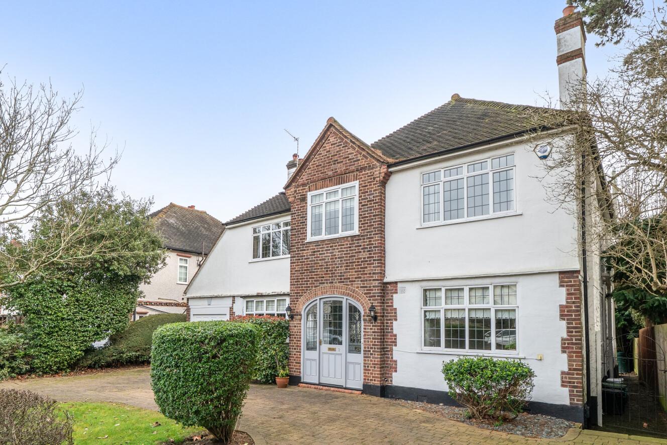 4 bedroom detached house for sale 0