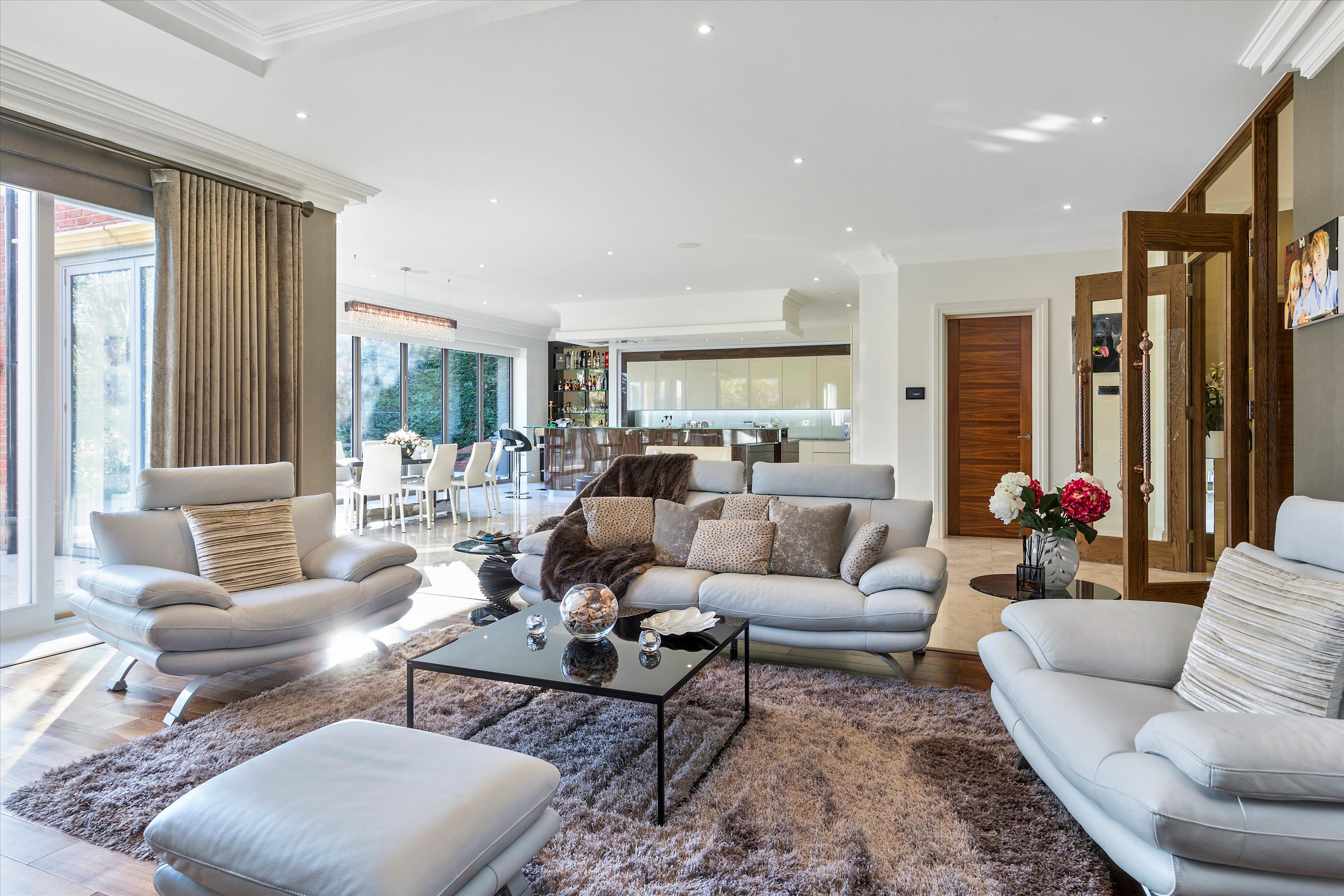 4 bedroom detached house for sale 0