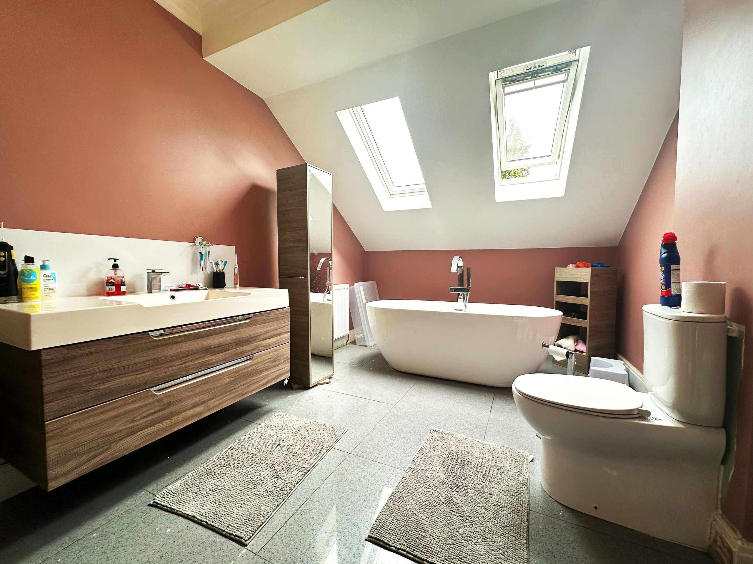 84 Pettits Lane, Romford photo 5