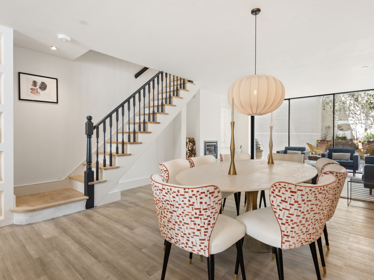 5 bedroom end terrace house for sale 0