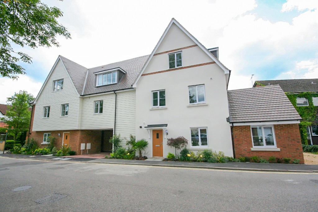 2-bed flat on 8, Theydon Mews, Station Approach, Theydon Bois, £425,000