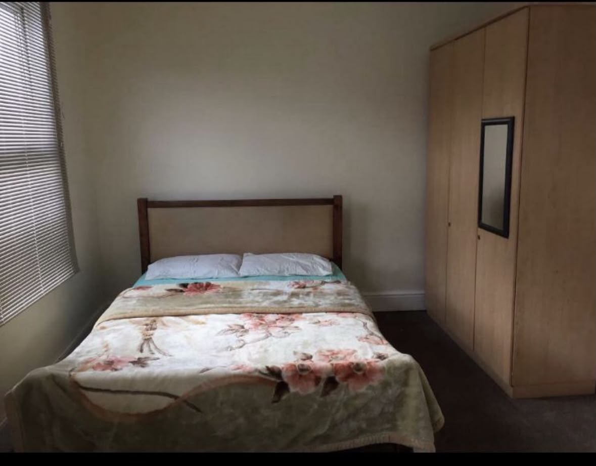 7, Westbury Road, London photo 3