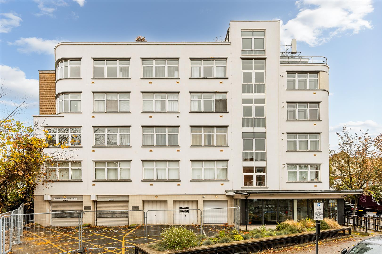 Flat 24, Woodgrange House, 429, Uxbridge Road, London photo 3