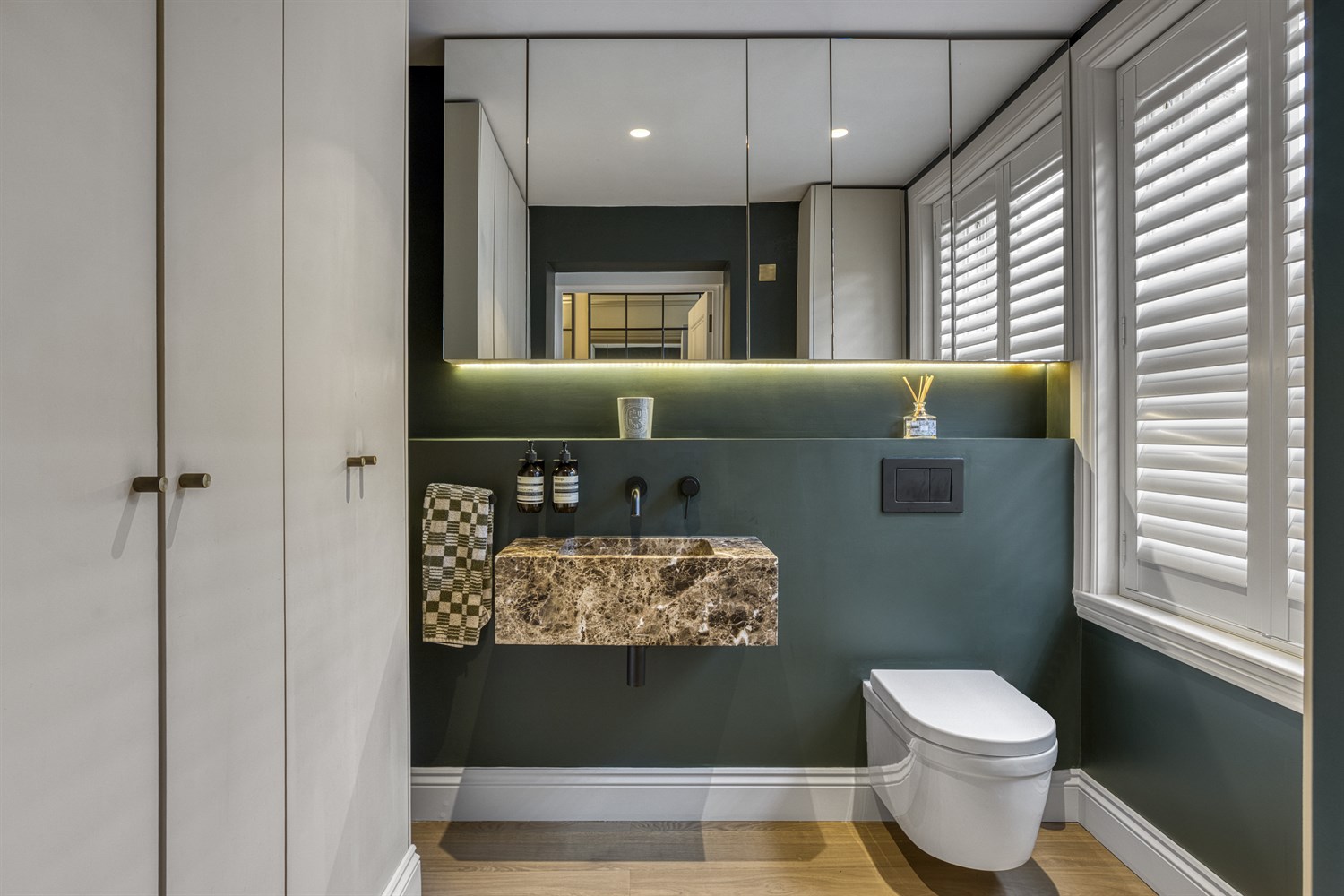 4 bedroom semi-detached house for sale 0