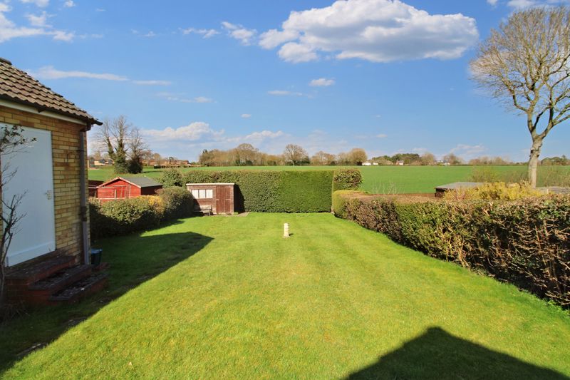 Photos of Hogg Lane, Holmer Green, High HP15 64351199