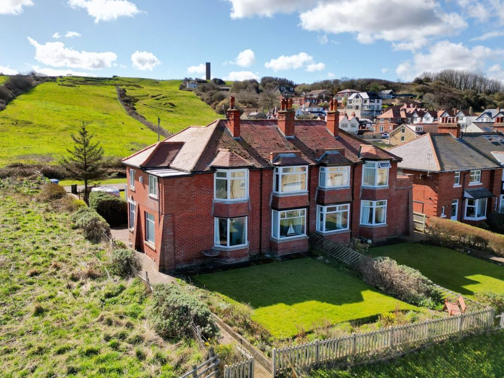 Flat 2, Fairfield, East Row, Whitby photo 4