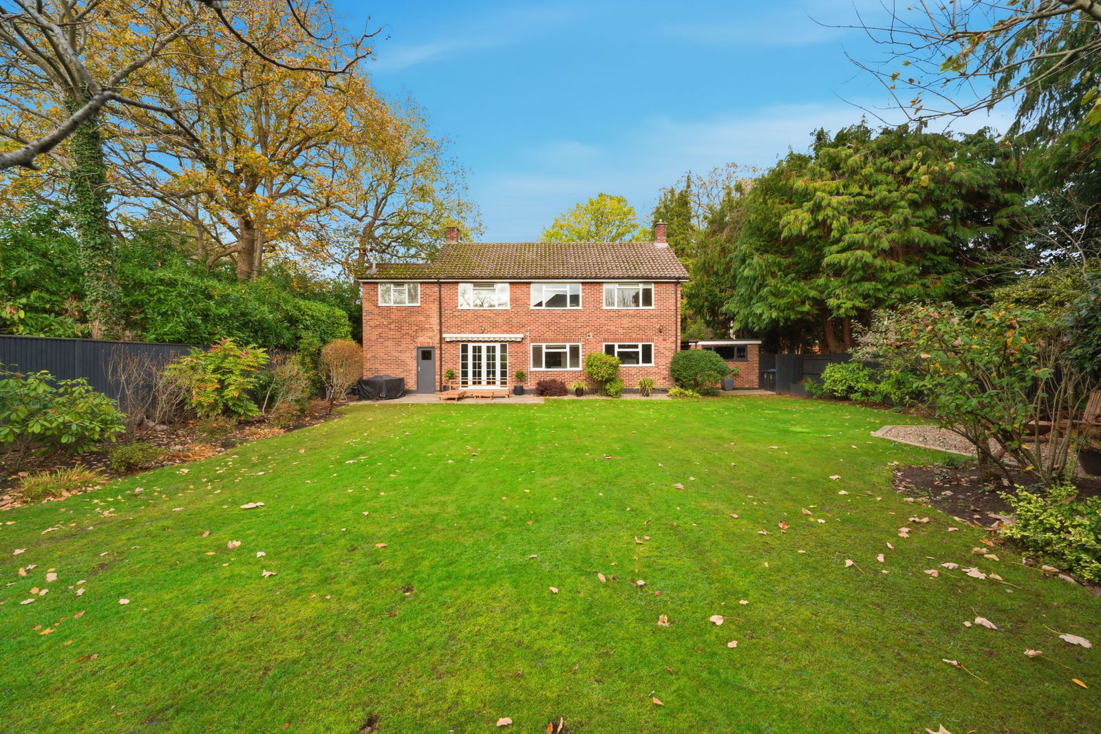 4 bedroom detached house for sale 0