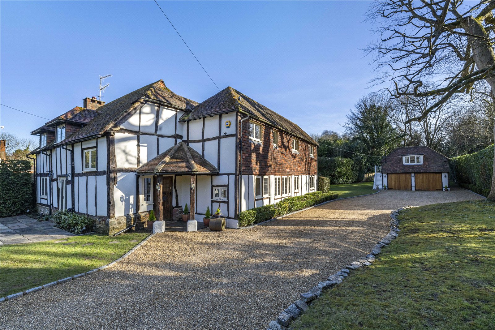 5 bedroom detached house for sale 0