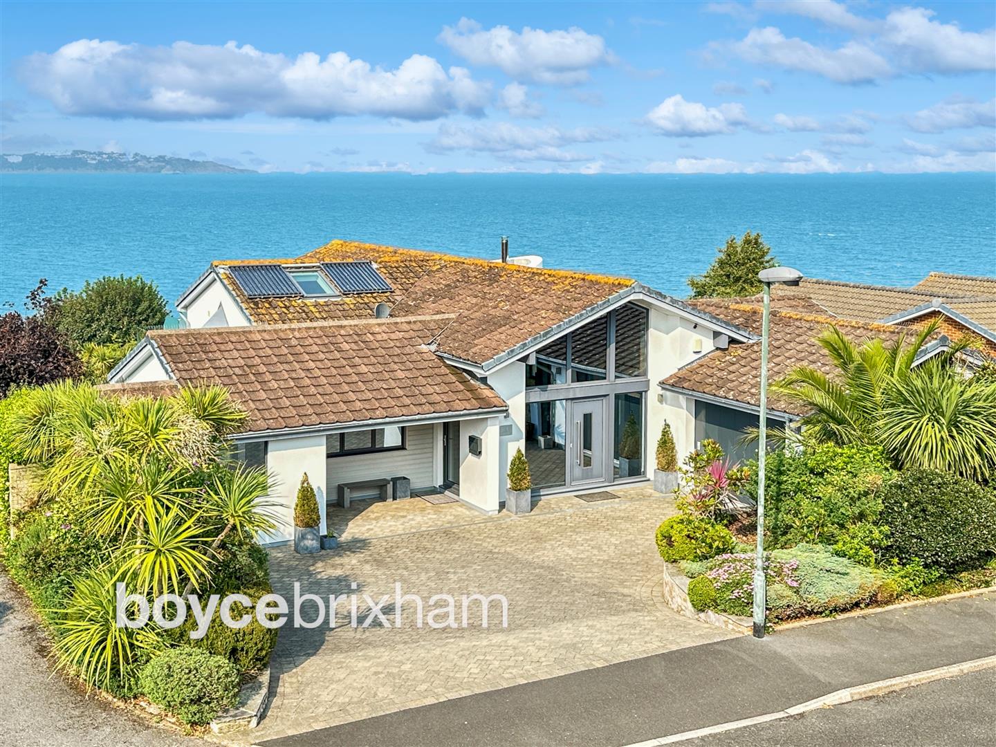 3 bedroom detached house for sale 0
