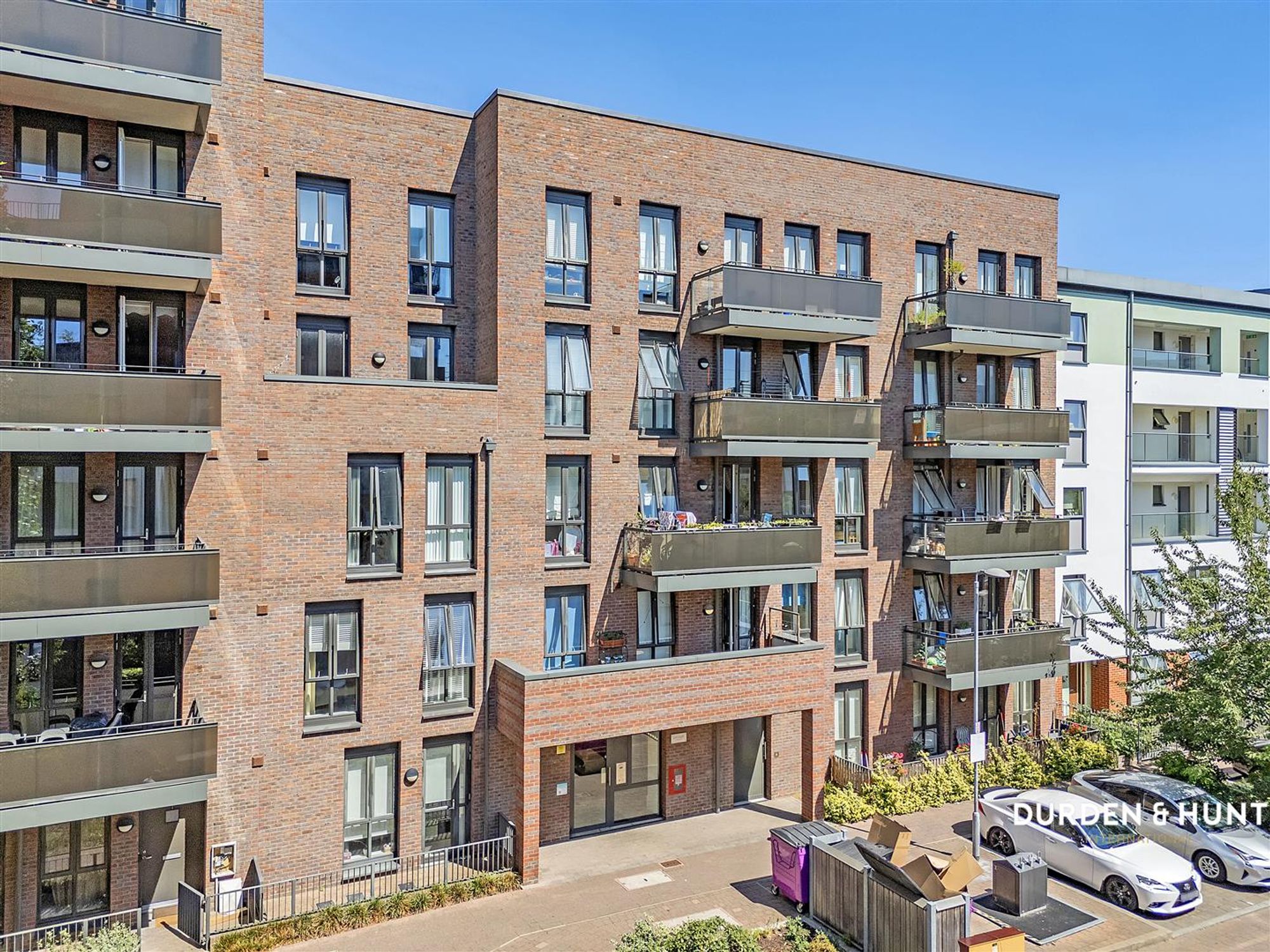 2-bed flat on Flat G01, Luff Court, London, £475,000