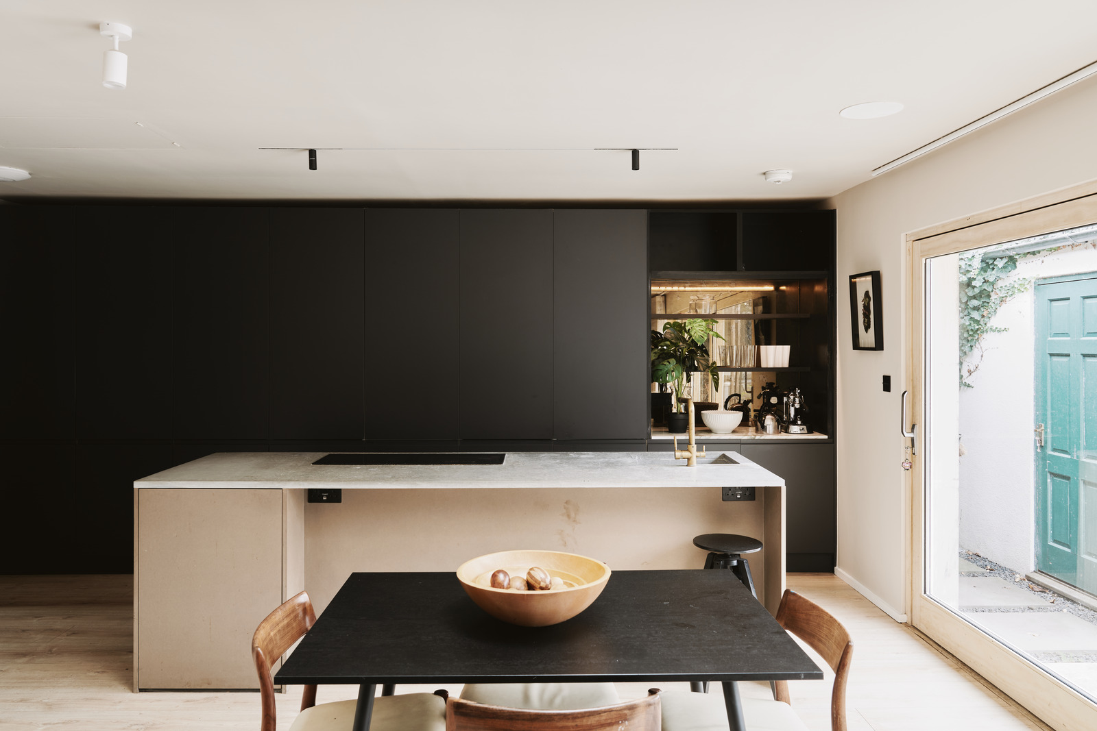 3 bedroom detached house for sale 0