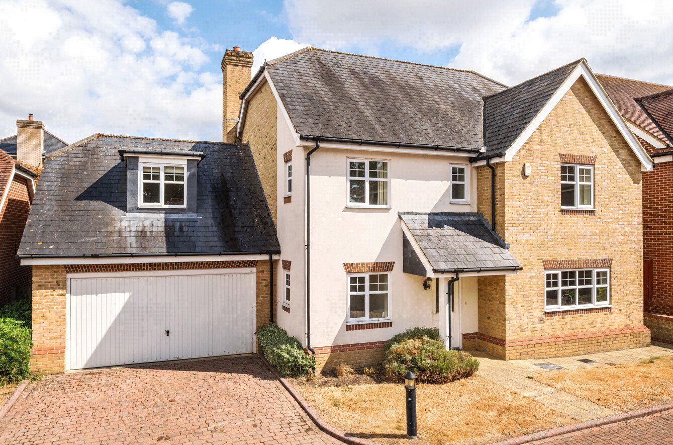 5 bed detached house for sale