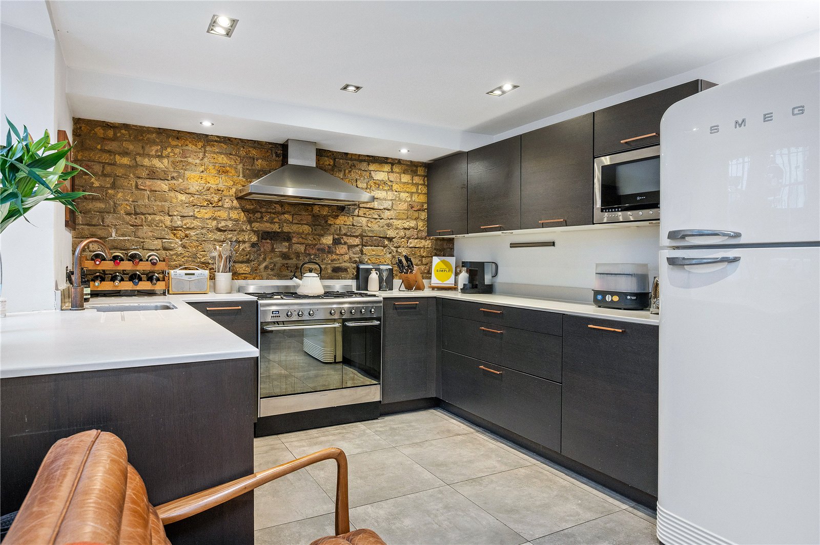 2 bedroom maisonette for sale 0