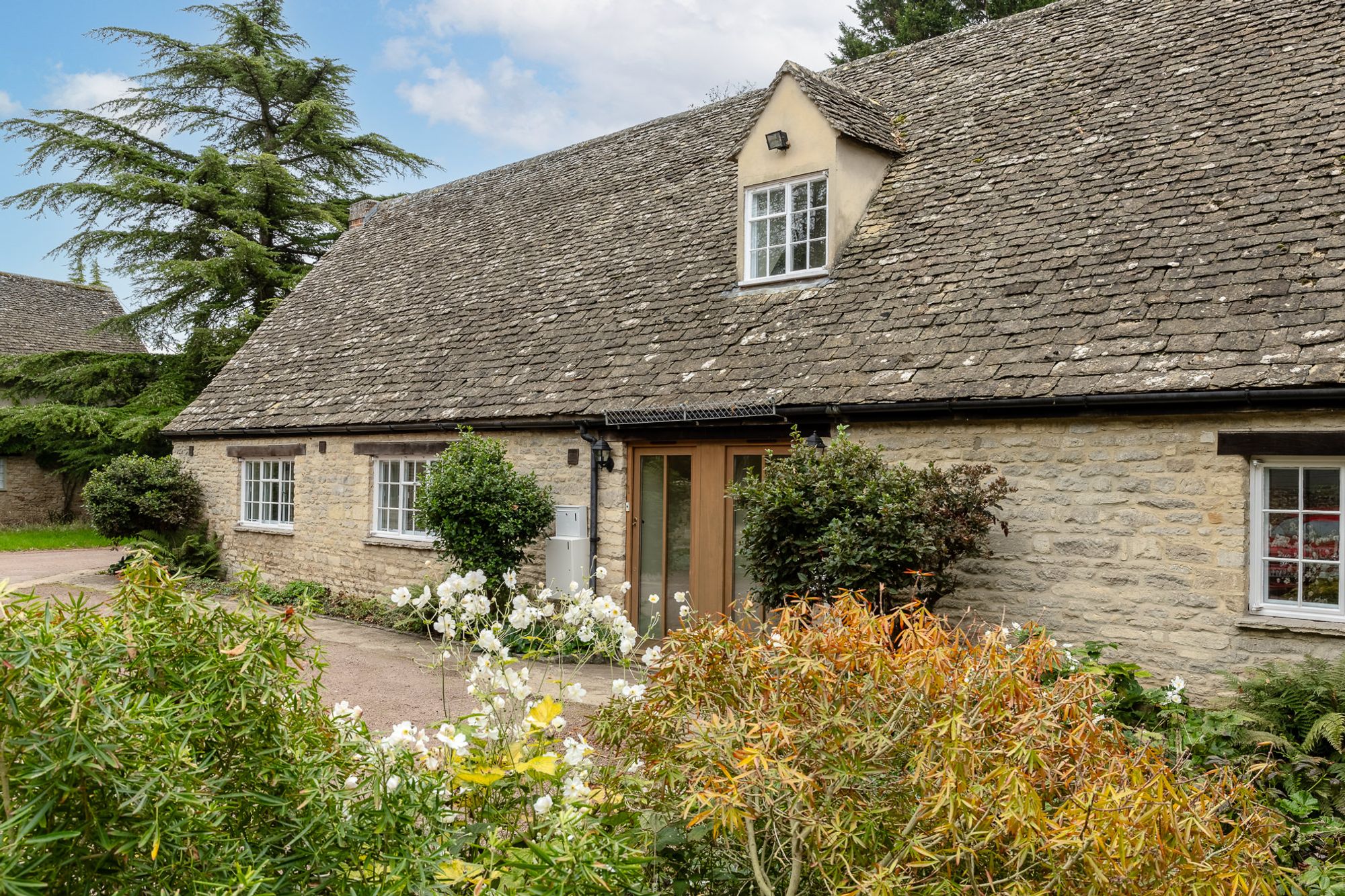 1 Exeter Farm Barns Cassington Road, Kidlington photo 3