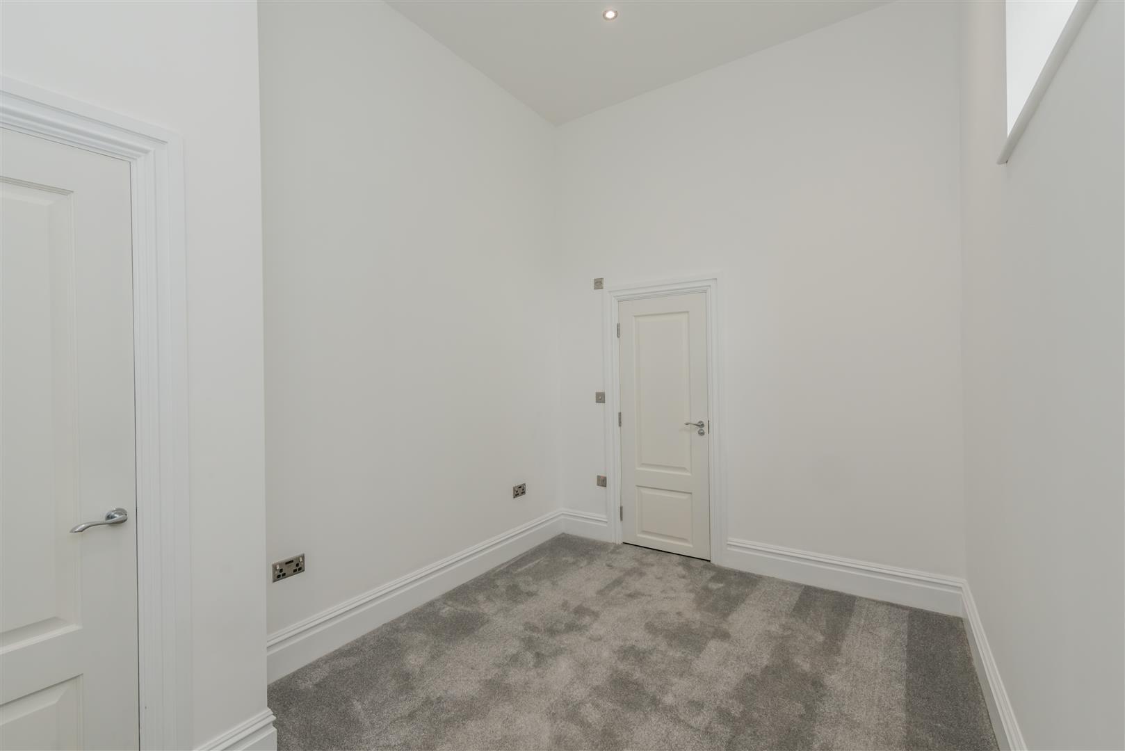 Photos of 8 Cliff Oaks, Fawcett Lane Wortley, Leeds LS12 67266610