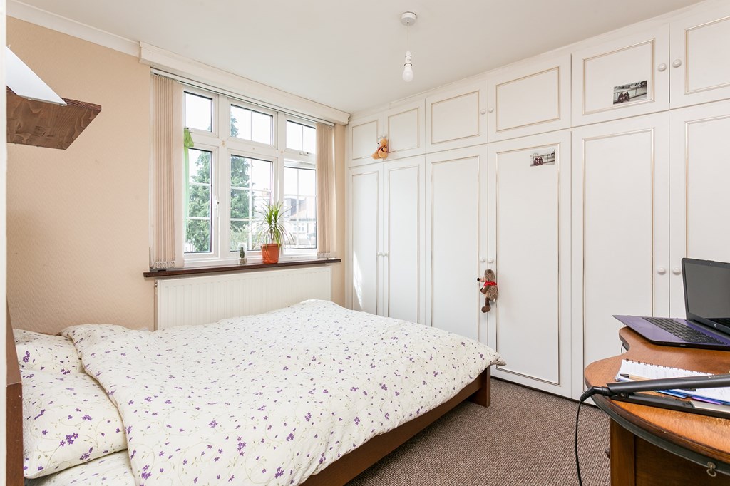 Free property report 66 Baron Gardens, Barkingside, Ilford, IG6 1PB