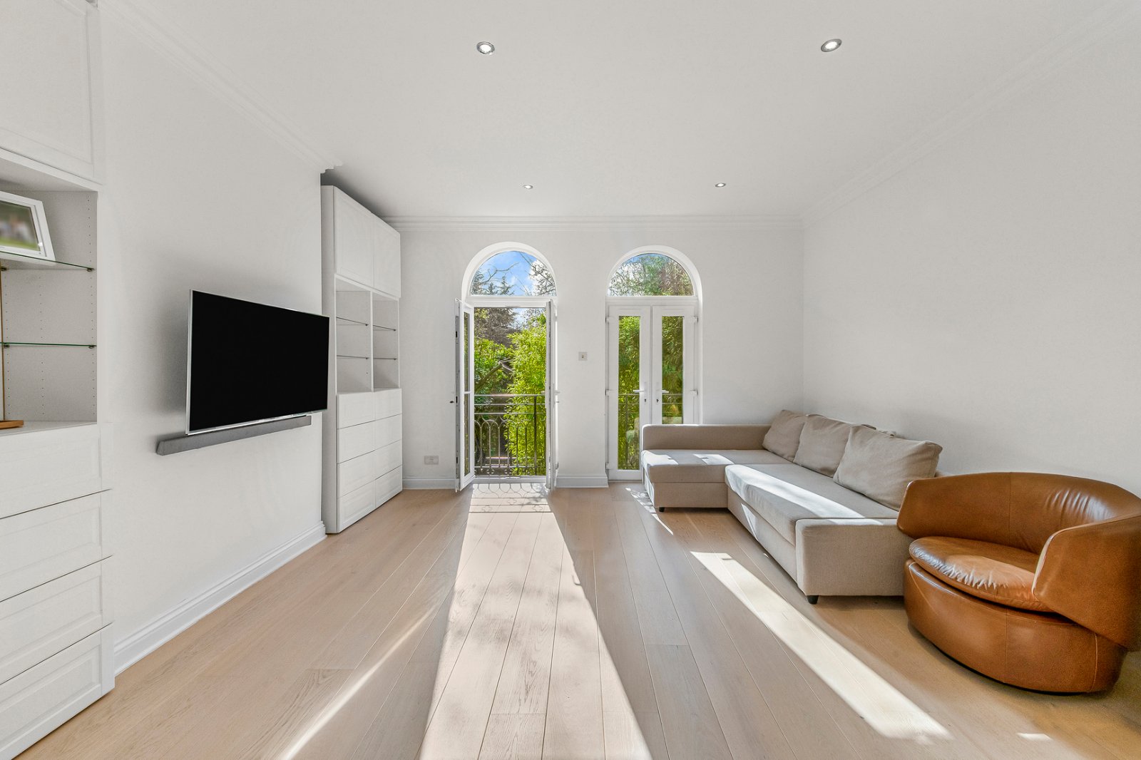 3 bedroom maisonette for sale 0