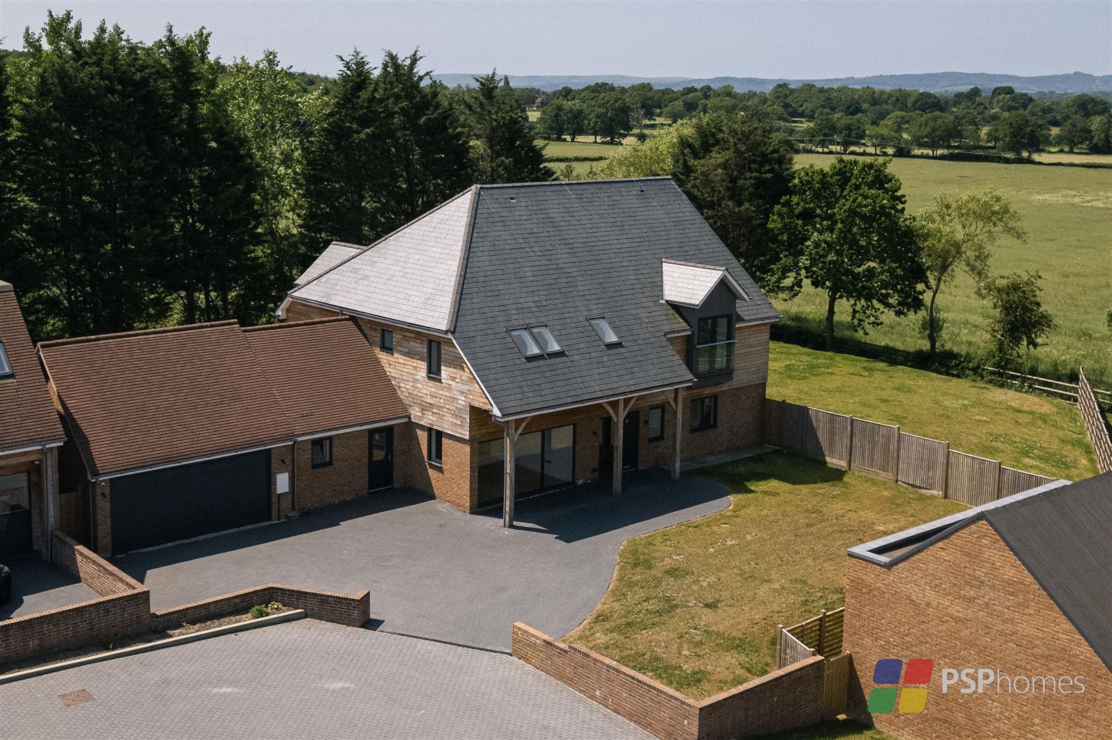 5 bedroom detached new house for sale 0