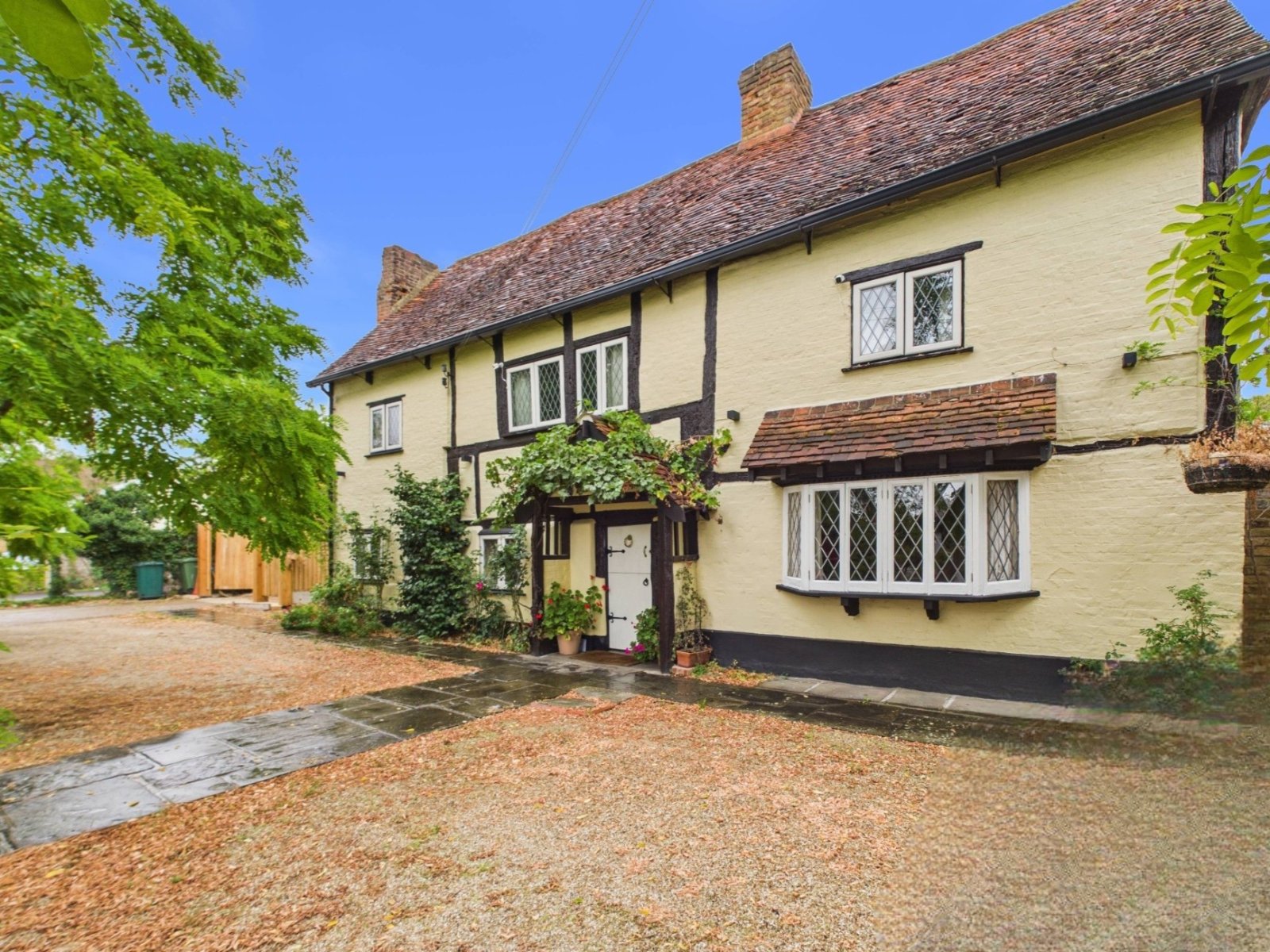 Perry Green, 34, Oaks Road, Surrey photo 3