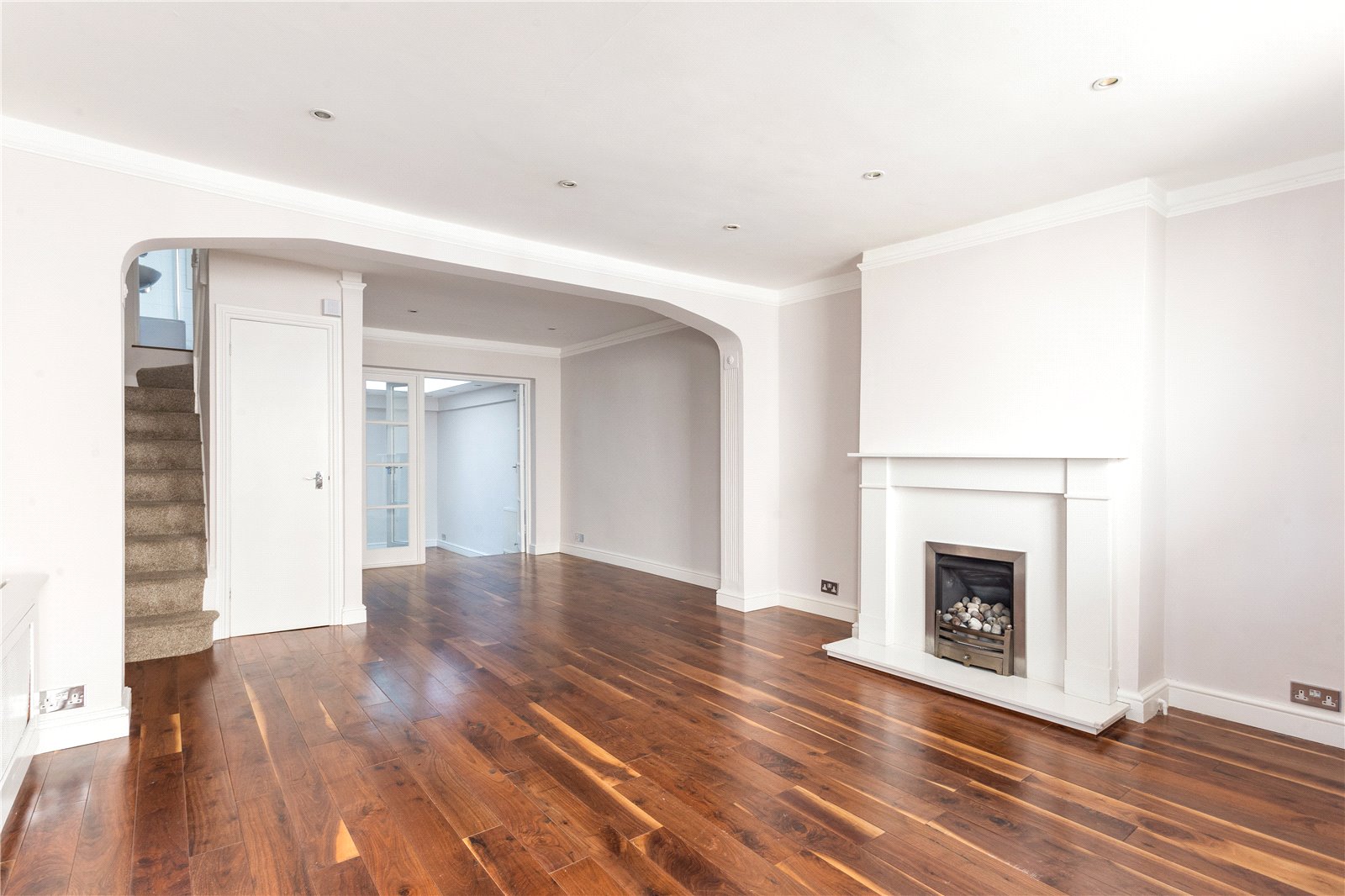 6, Kinnerton Place North, London photo 4