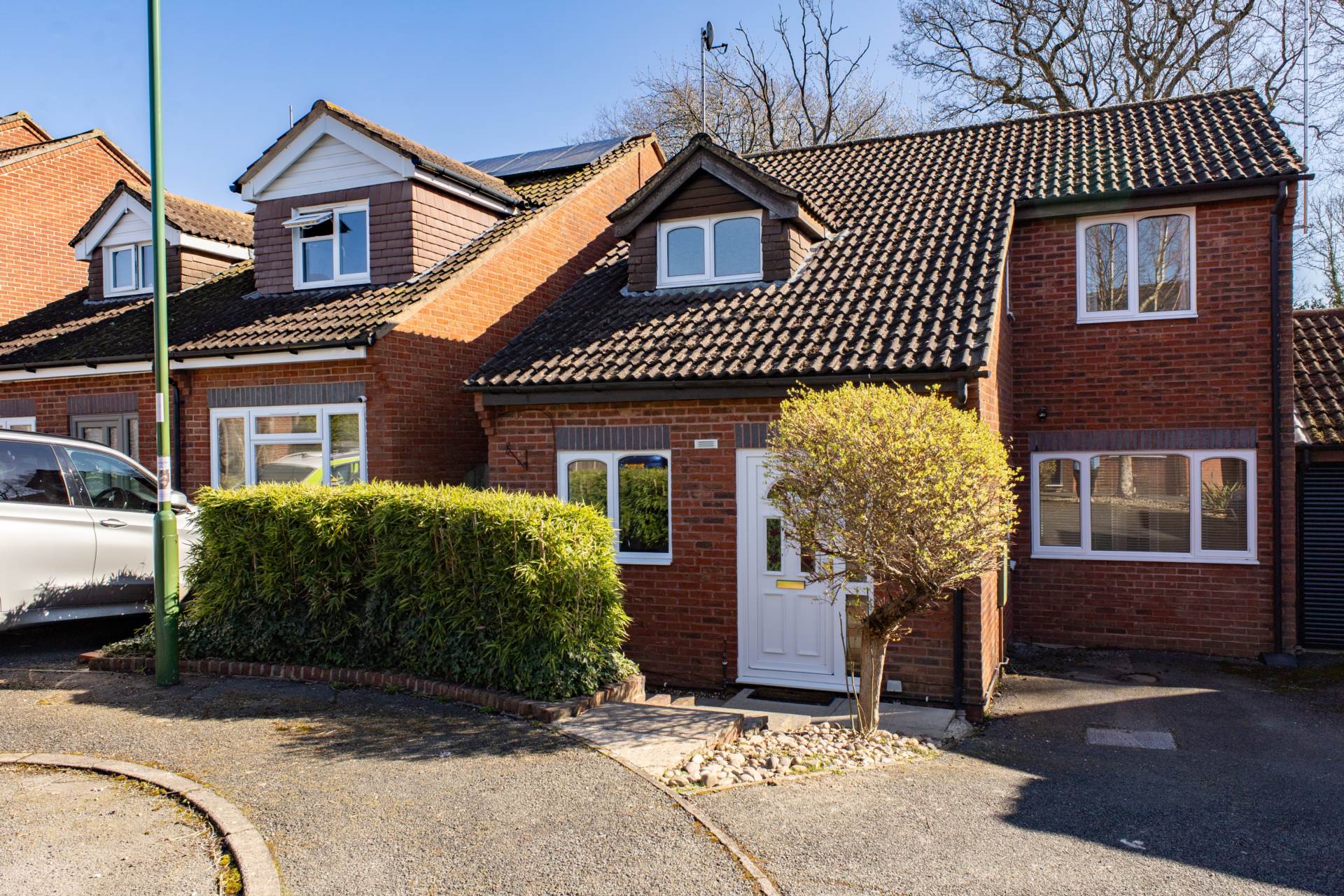 70, Camelot Close, Horsham photo 4